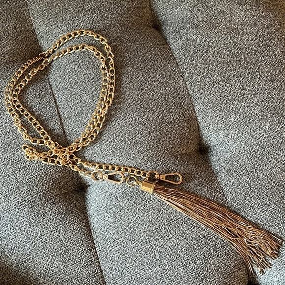 Bag chain with fringe, gold tone metal, carabiner closure 47” total length - Picture 3 of 10